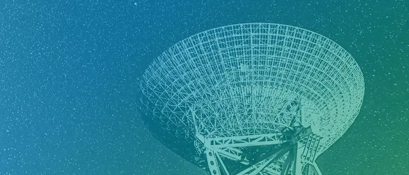 Große Satellitenschüssel vor sternenklarem Himmel, mit blau-grünem Farbverlauf überlagert.